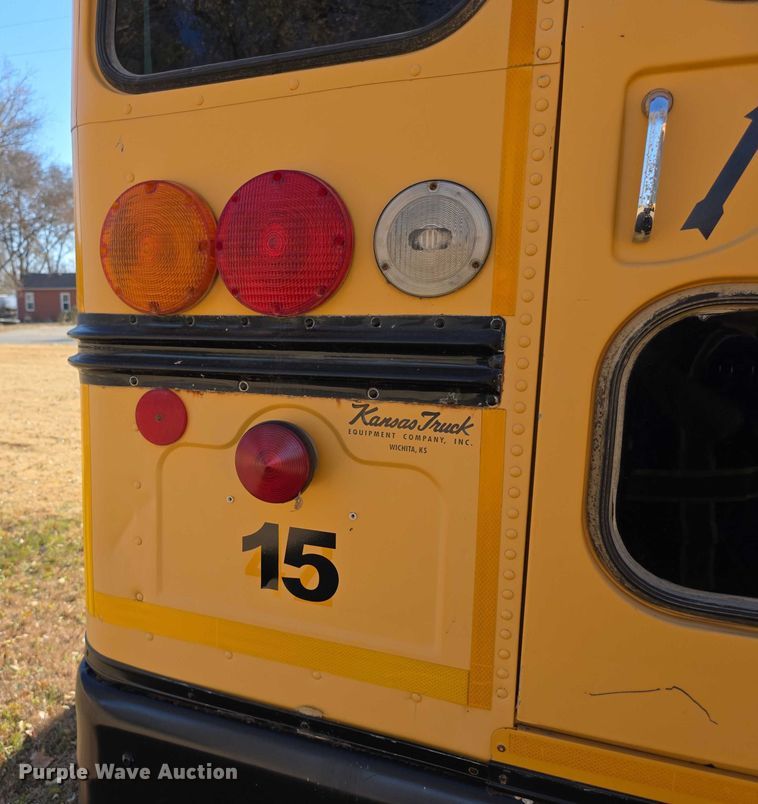 image for item FI0685 2007 Bluebird school bus