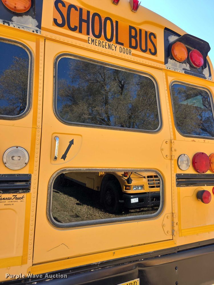 image for item FI0685 2007 Bluebird school bus