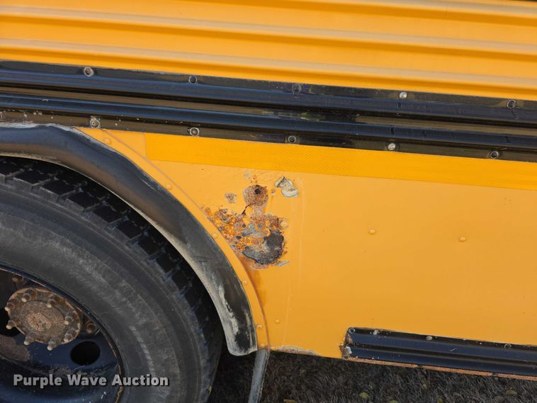 image for item FI0685 2007 Bluebird school bus