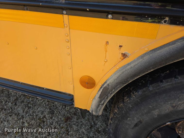 image for item FI0685 2007 Bluebird school bus