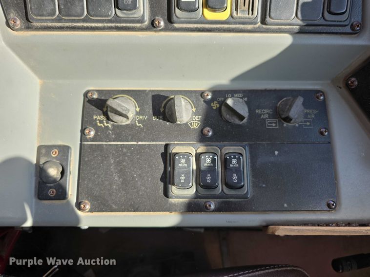 image for item FI0685 2007 Bluebird school bus