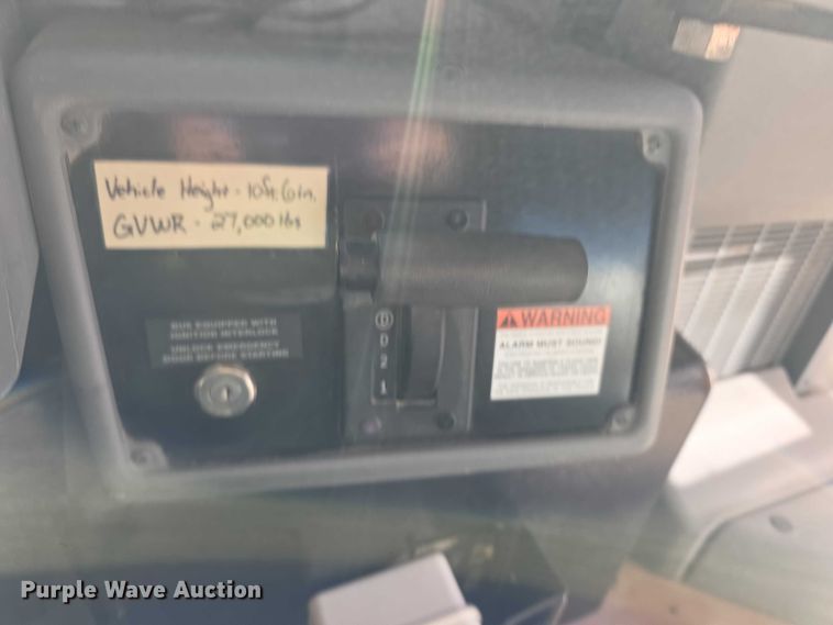 image for item FI0685 2007 Bluebird school bus