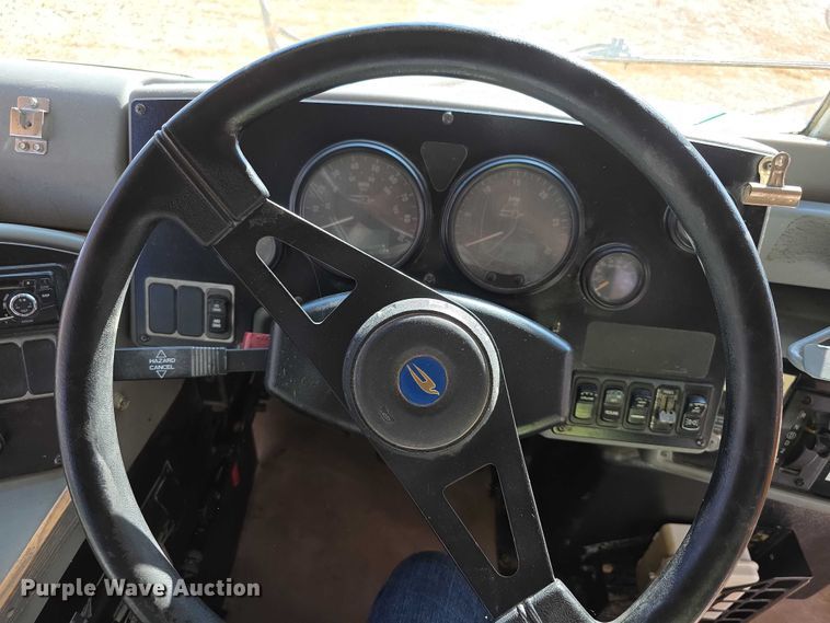 image for item FI0685 2007 Bluebird school bus