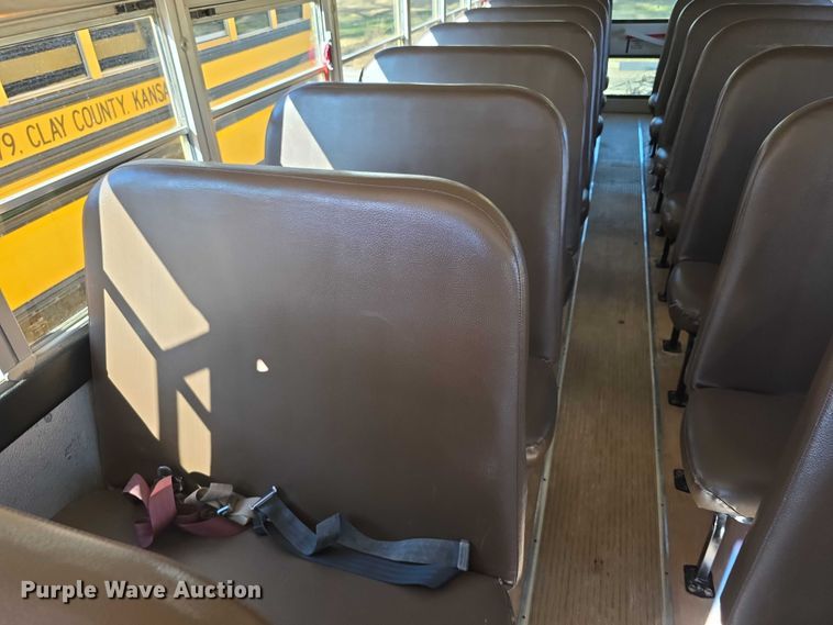 image for item FI0685 2007 Bluebird school bus