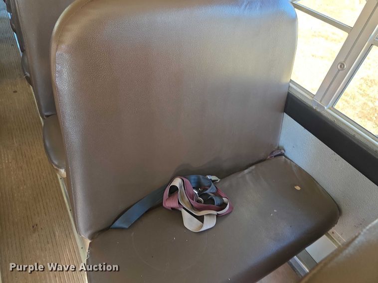 image for item FI0685 2007 Bluebird school bus