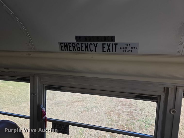 image for item FI0685 2007 Bluebird school bus