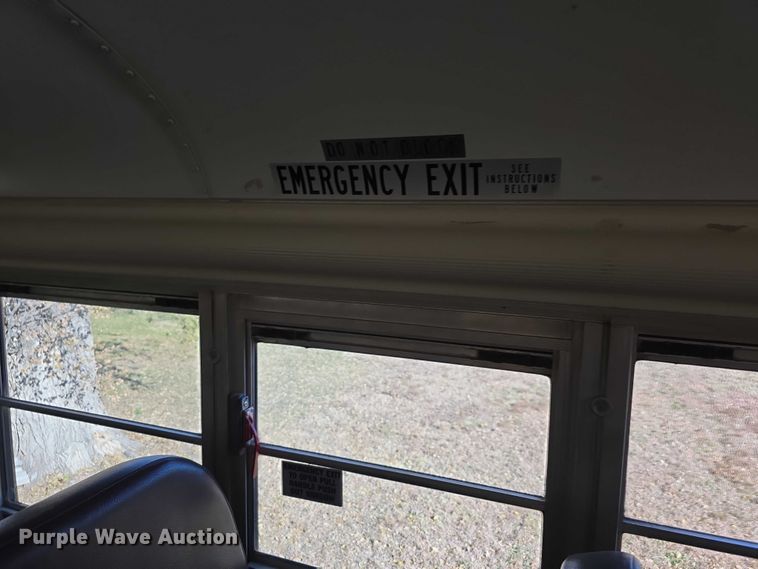 image for item FI0685 2007 Bluebird school bus