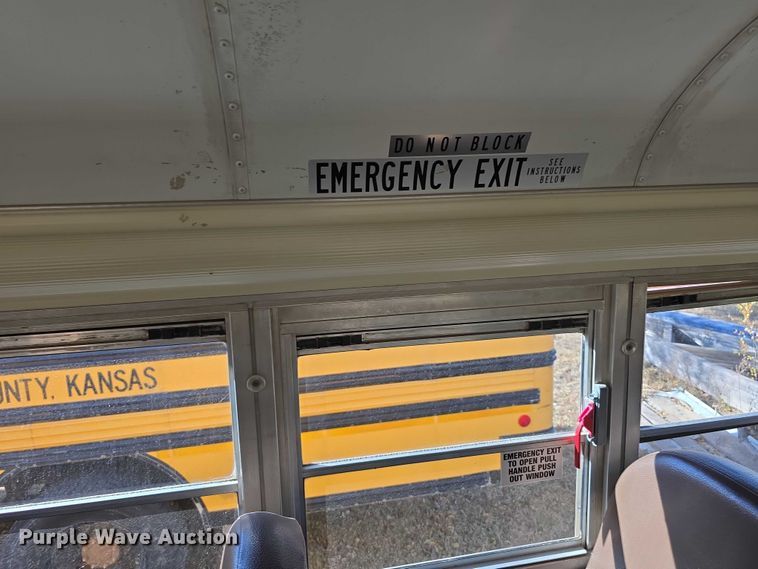 image for item FI0685 2007 Bluebird school bus