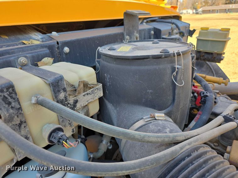 image for item FI0685 2007 Bluebird school bus