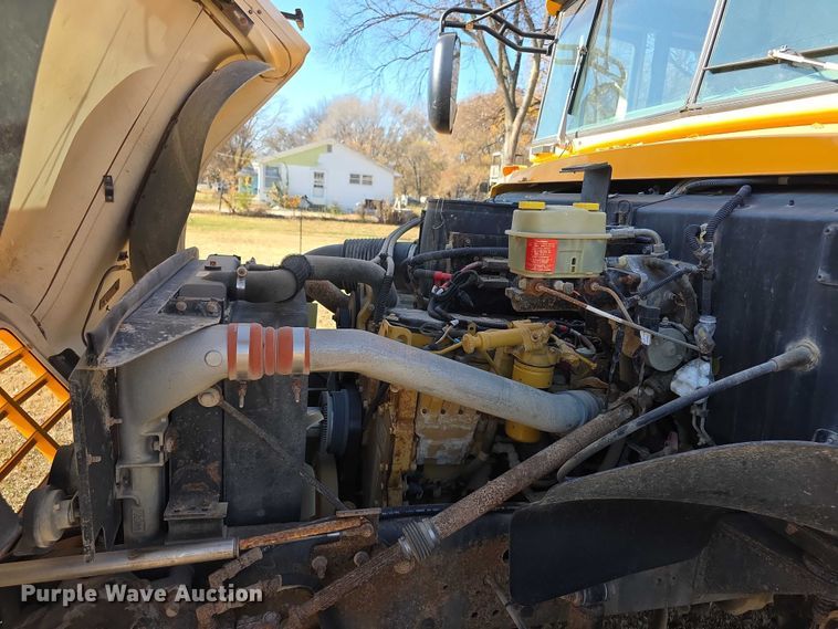 image for item FI0685 2007 Bluebird school bus