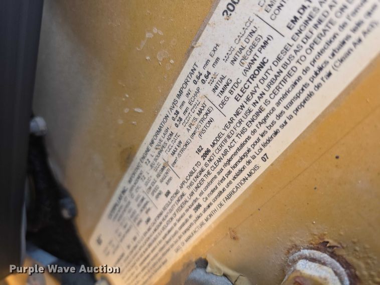 image for item FI0685 2007 Bluebird school bus