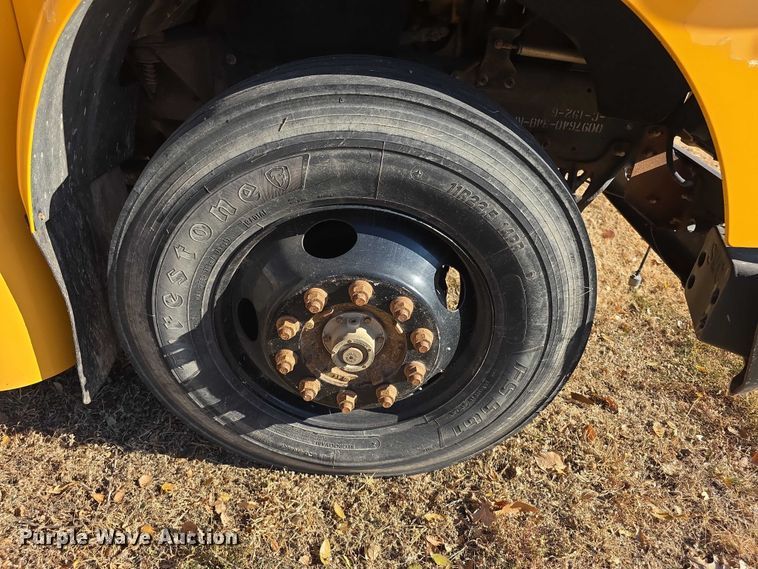 image for item FI0685 2007 Bluebird school bus