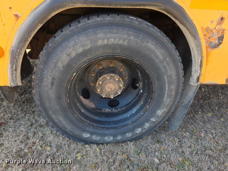 image for item FI0685 2007 Bluebird school bus