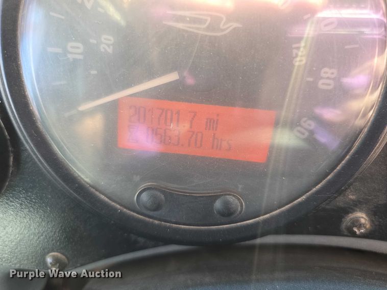 image for item FI0685 2007 Bluebird school bus