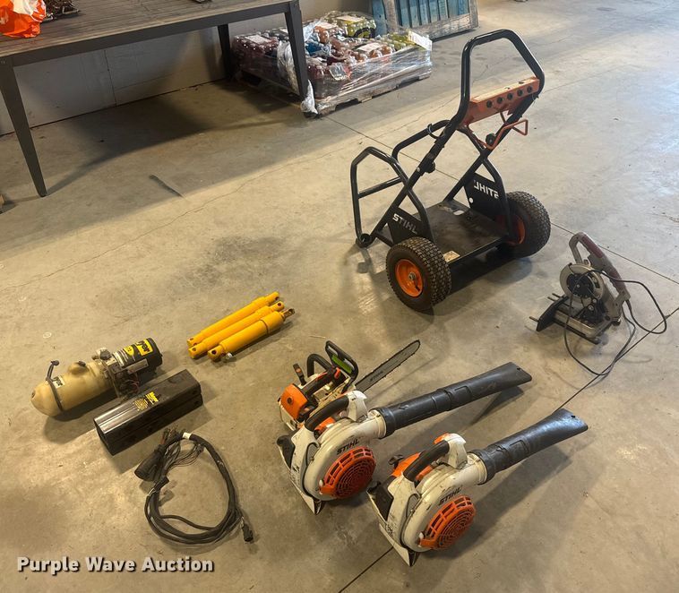 image for item FK0576 Lawn equipment 