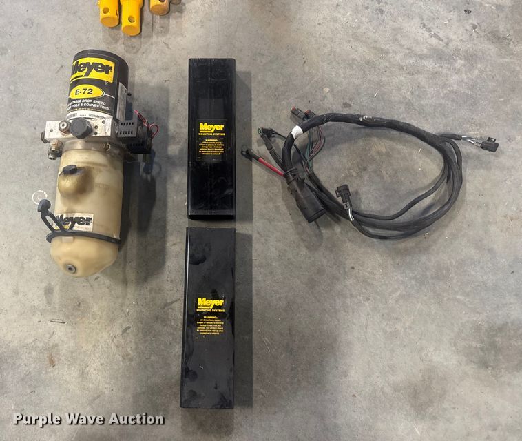 image for item FK0576 Lawn equipment 