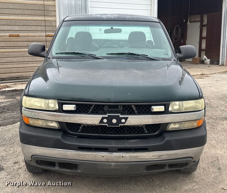 image for item FK0612 2002 Chevrolet Silverado 2500HD  pickup truck