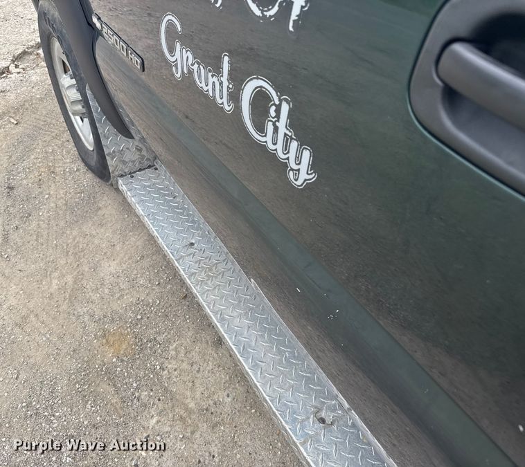 image for item FK0612 2002 Chevrolet Silverado 2500HD  pickup truck