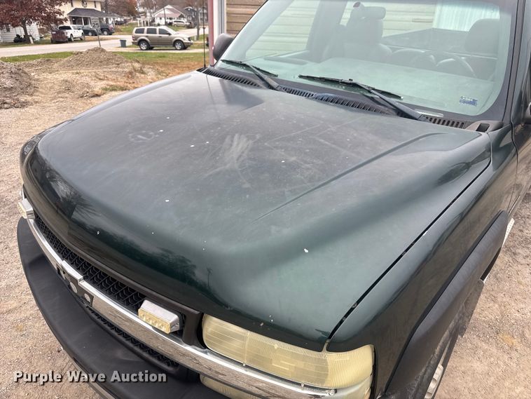 image for item FK0612 2002 Chevrolet Silverado 2500HD  pickup truck