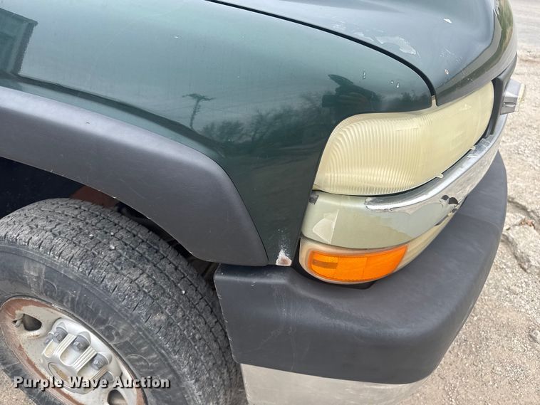 image for item FK0612 2002 Chevrolet Silverado 2500HD  pickup truck