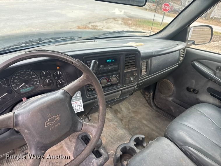 image for item FK0612 2002 Chevrolet Silverado 2500HD  pickup truck