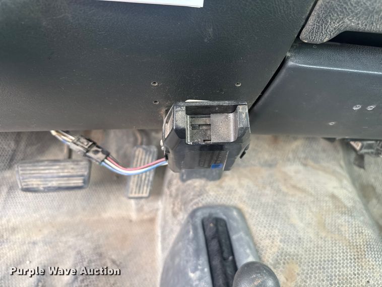 image for item FK0612 2002 Chevrolet Silverado 2500HD  pickup truck