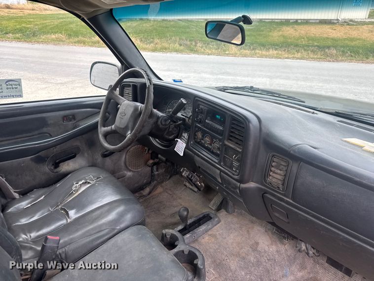 image for item FK0612 2002 Chevrolet Silverado 2500HD  pickup truck