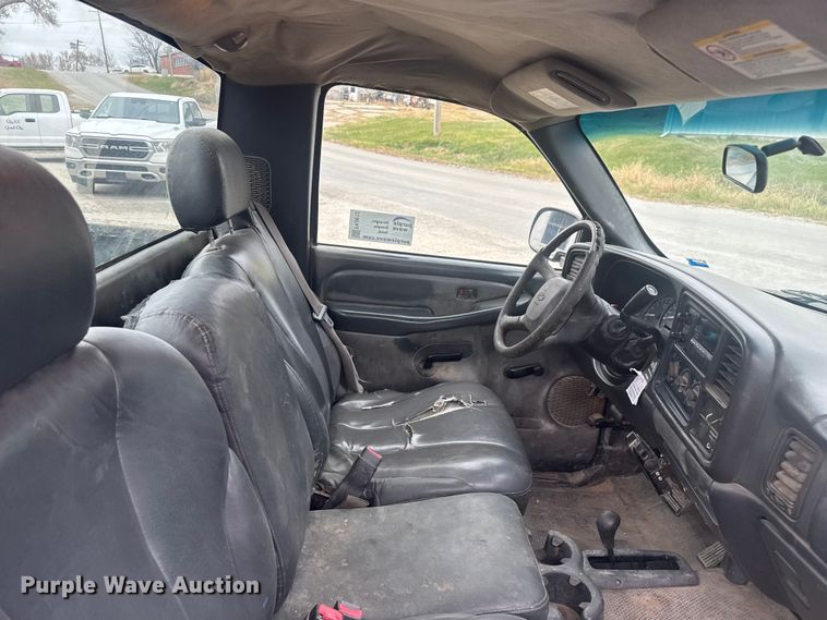 image for item FK0612 2002 Chevrolet Silverado 2500HD  pickup truck