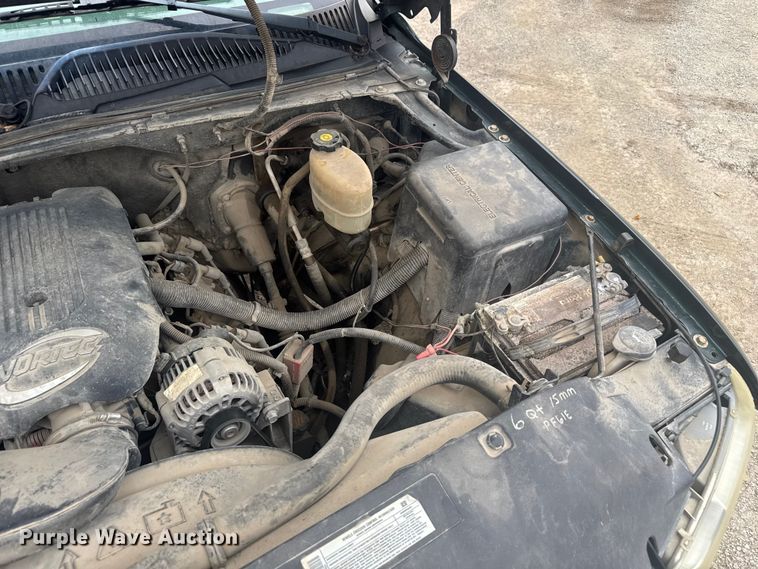 image for item FK0612 2002 Chevrolet Silverado 2500HD  pickup truck