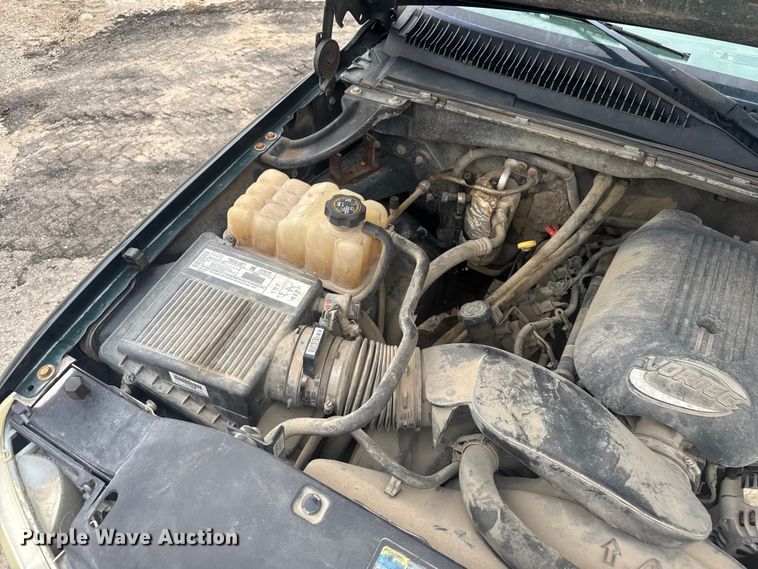 image for item FK0612 2002 Chevrolet Silverado 2500HD  pickup truck