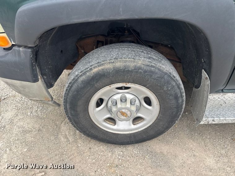 image for item FK0612 2002 Chevrolet Silverado 2500HD  pickup truck