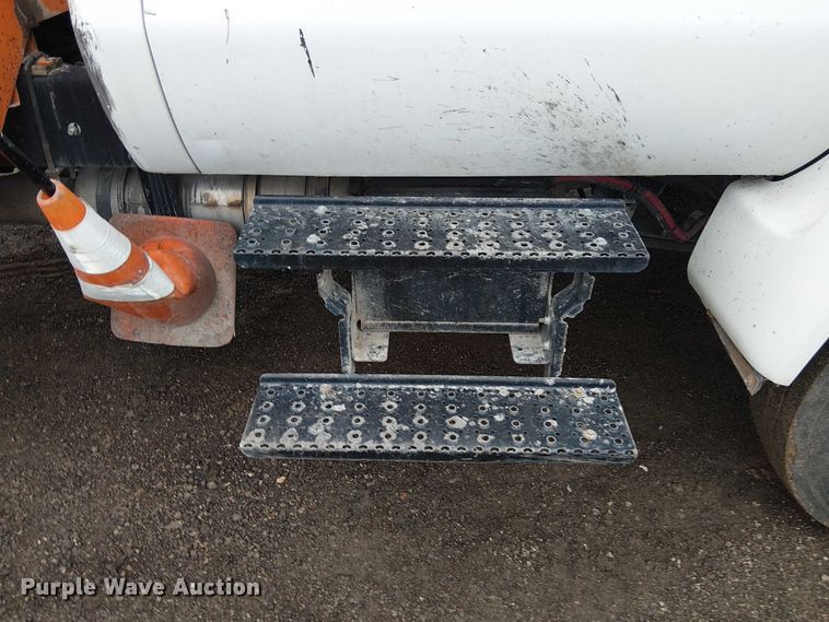 image for item FK0694 2013 Ford F750 Super Duty pothole patcher truck