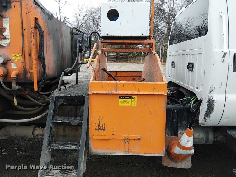 image for item FK0694 2013 Ford F750 Super Duty pothole patcher truck