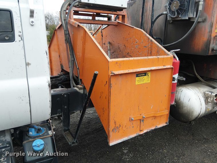 image for item FK0694 2013 Ford F750 Super Duty pothole patcher truck