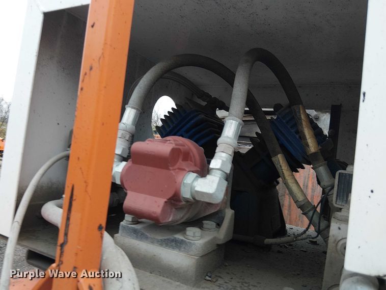 image for item FK0694 2013 Ford F750 Super Duty pothole patcher truck