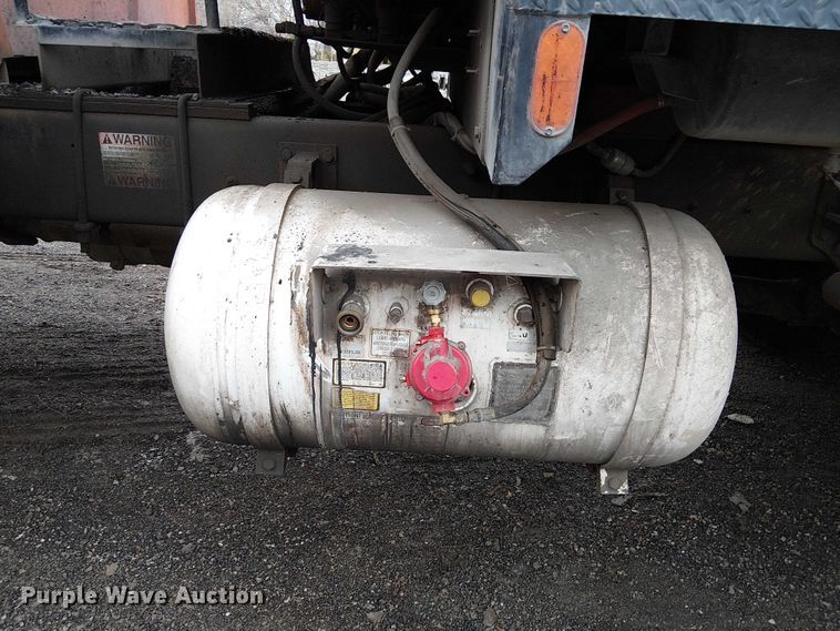 image for item FK0694 2013 Ford F750 Super Duty pothole patcher truck