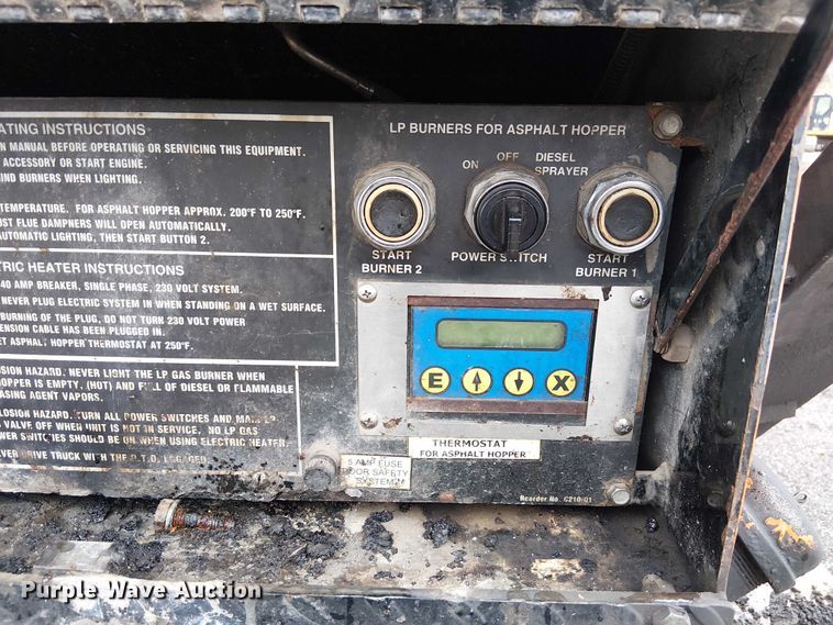 image for item FK0694 2013 Ford F750 Super Duty pothole patcher truck