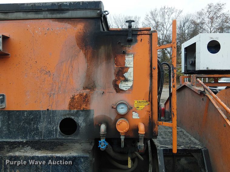 image for item FK0694 2013 Ford F750 Super Duty pothole patcher truck