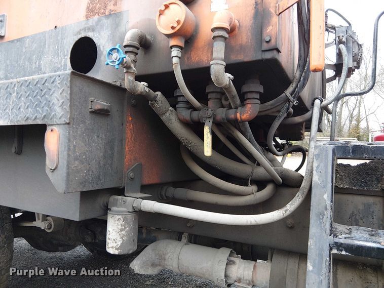 image for item FK0694 2013 Ford F750 Super Duty pothole patcher truck