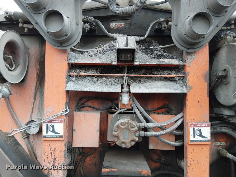 image for item FK0694 2013 Ford F750 Super Duty pothole patcher truck