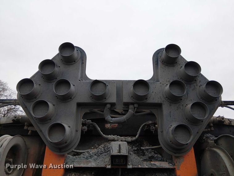 image for item FK0694 2013 Ford F750 Super Duty pothole patcher truck