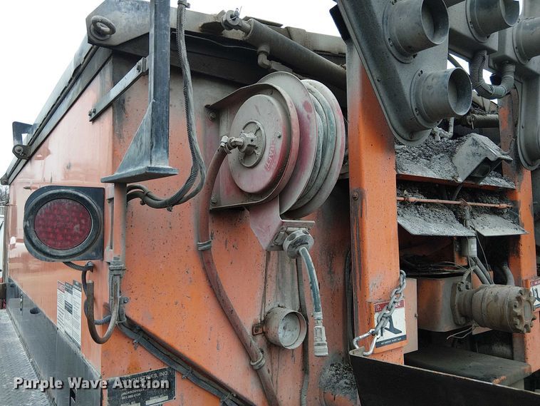 image for item FK0694 2013 Ford F750 Super Duty pothole patcher truck