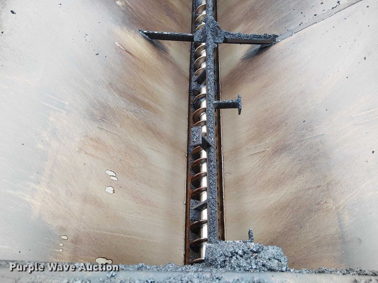 image for item FK0694 2013 Ford F750 Super Duty pothole patcher truck