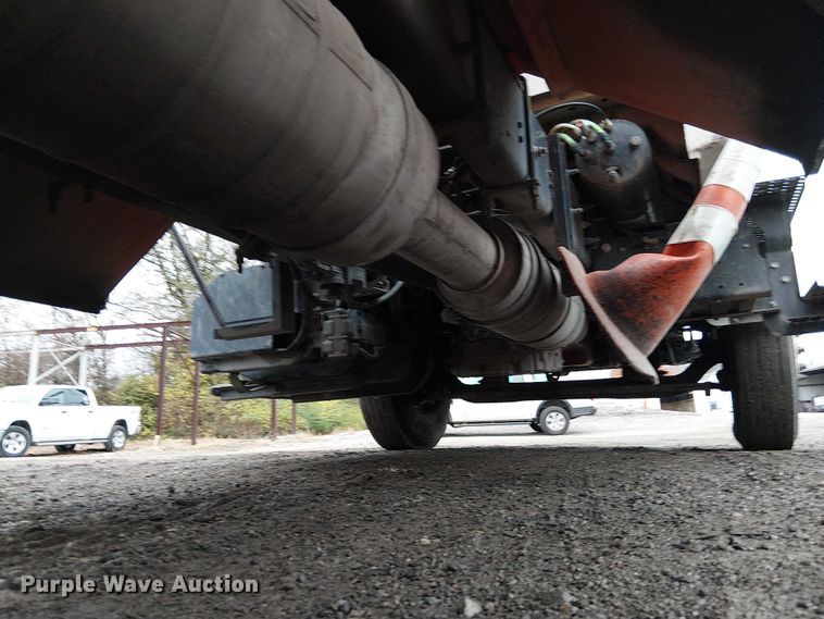 image for item FK0694 2013 Ford F750 Super Duty pothole patcher truck