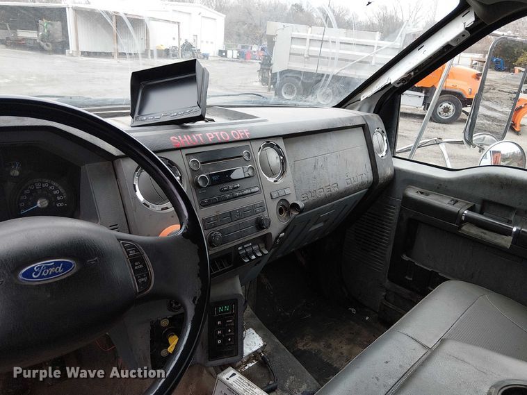 image for item FK0694 2013 Ford F750 Super Duty pothole patcher truck