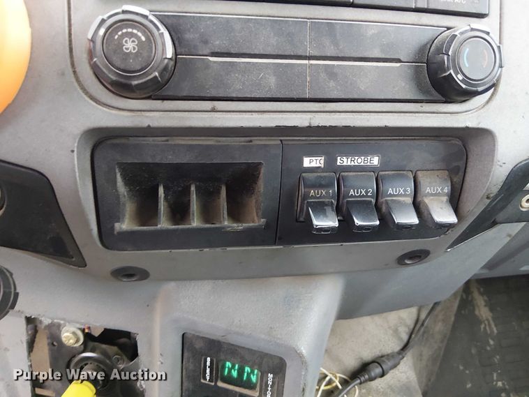 image for item FK0694 2013 Ford F750 Super Duty pothole patcher truck