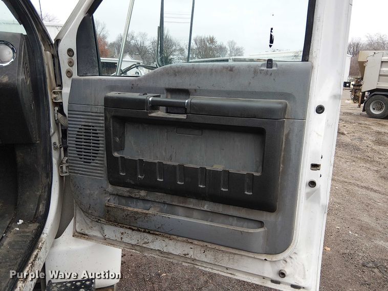 image for item FK0694 2013 Ford F750 Super Duty pothole patcher truck