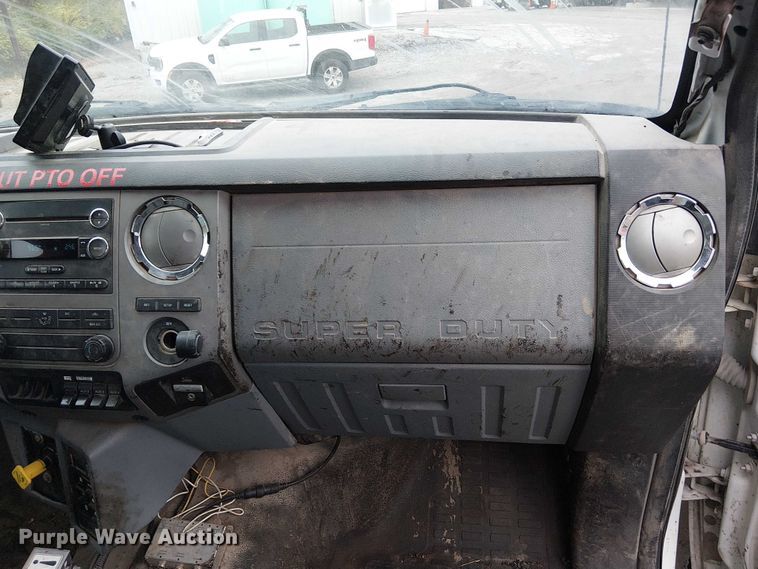 image for item FK0694 2013 Ford F750 Super Duty pothole patcher truck