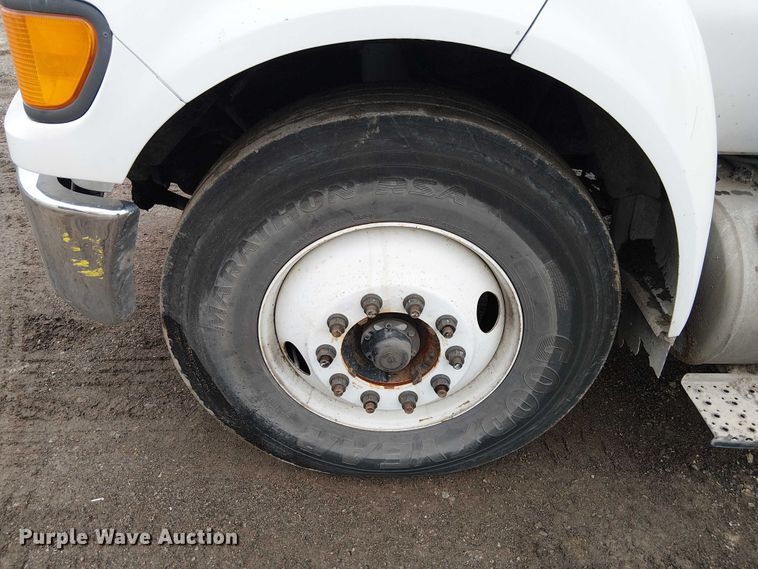 image for item FK0694 2013 Ford F750 Super Duty pothole patcher truck