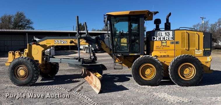 image for item NA9895 2010 John Deere 772G motor grader